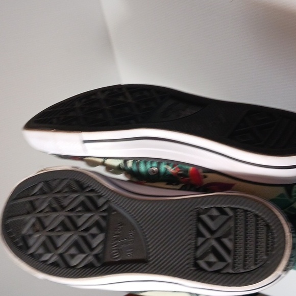 Converse Chuck Taylor All Star Hi Tropical Print UNISEX size 10.5 *NEW* RARE!!! - Picture 4 of 9